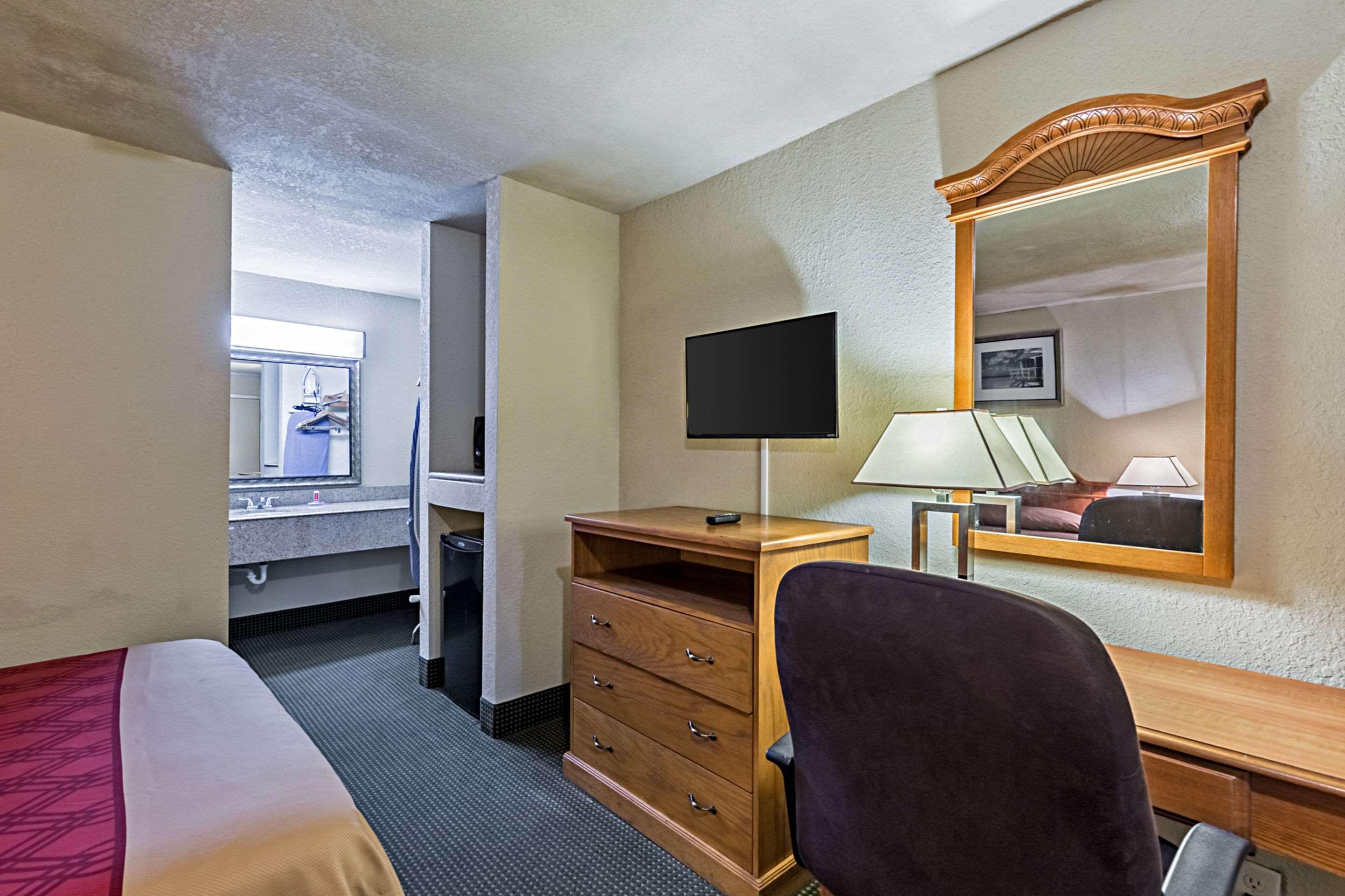 Econo Lodge Бейтаун Екстер'єр фото