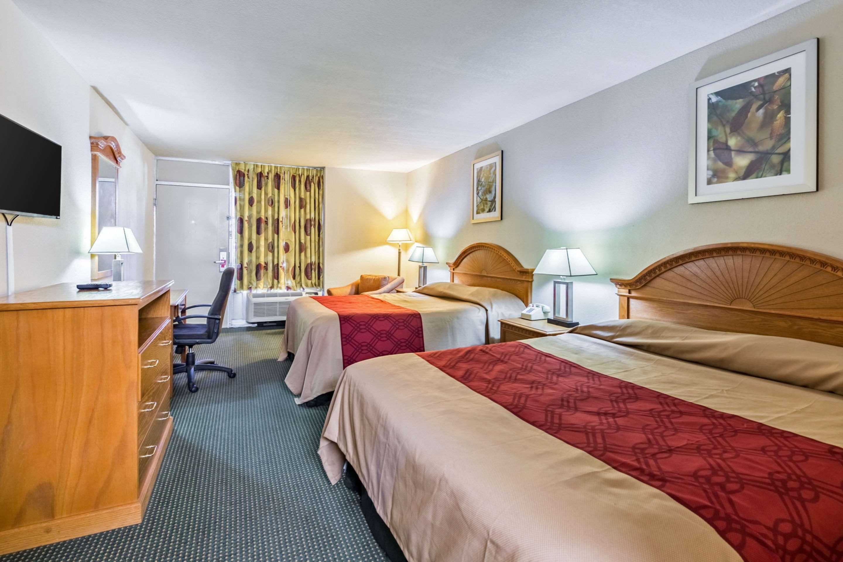 Econo Lodge Бейтаун Екстер'єр фото